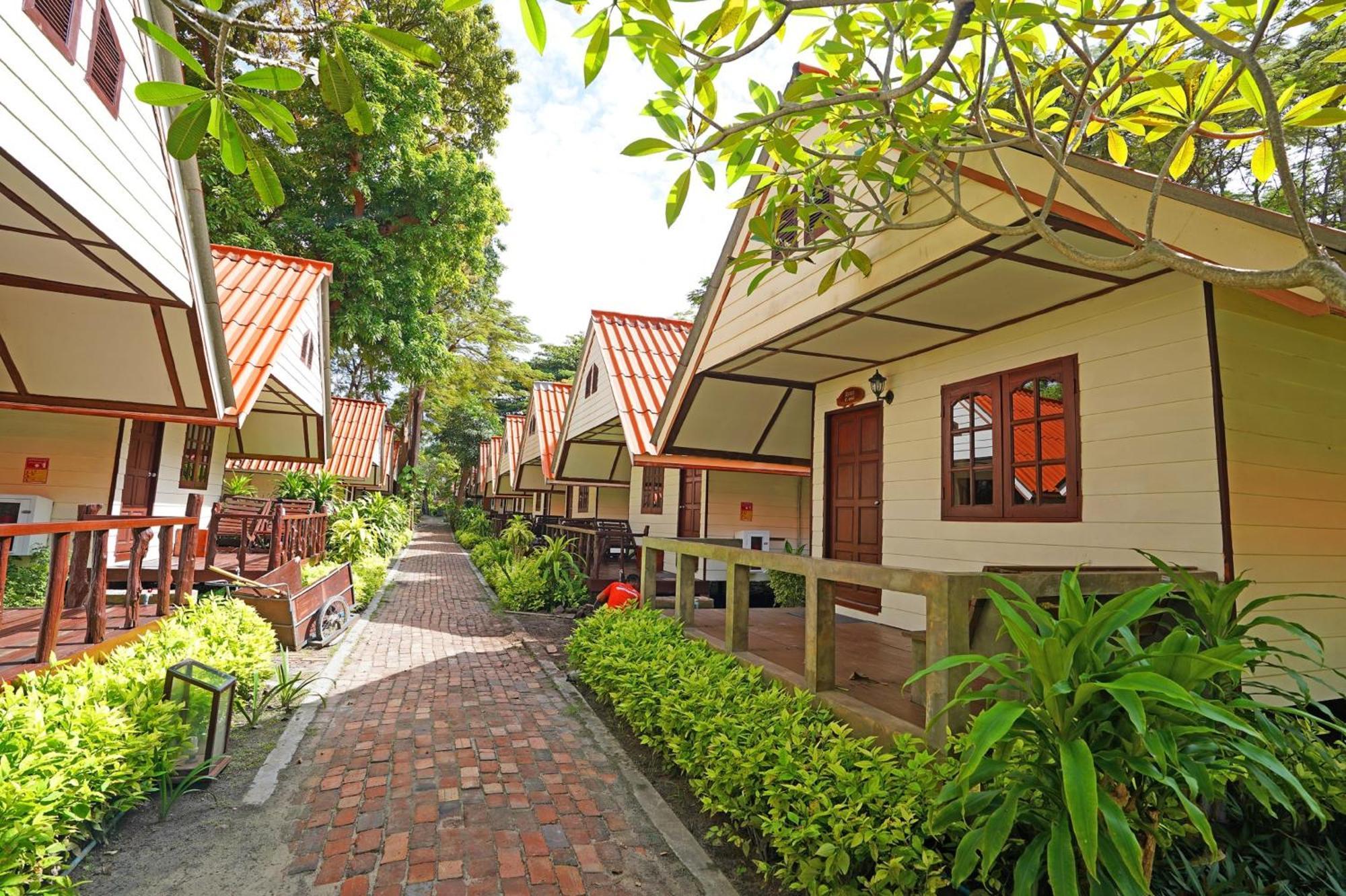 Bundhaya Resort Koh Lipe Exterior photo